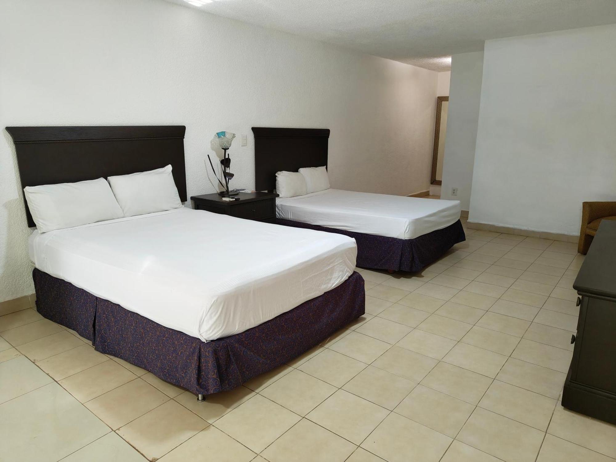 Pok Ta Pok 4 Hotel Cancun Exterior photo