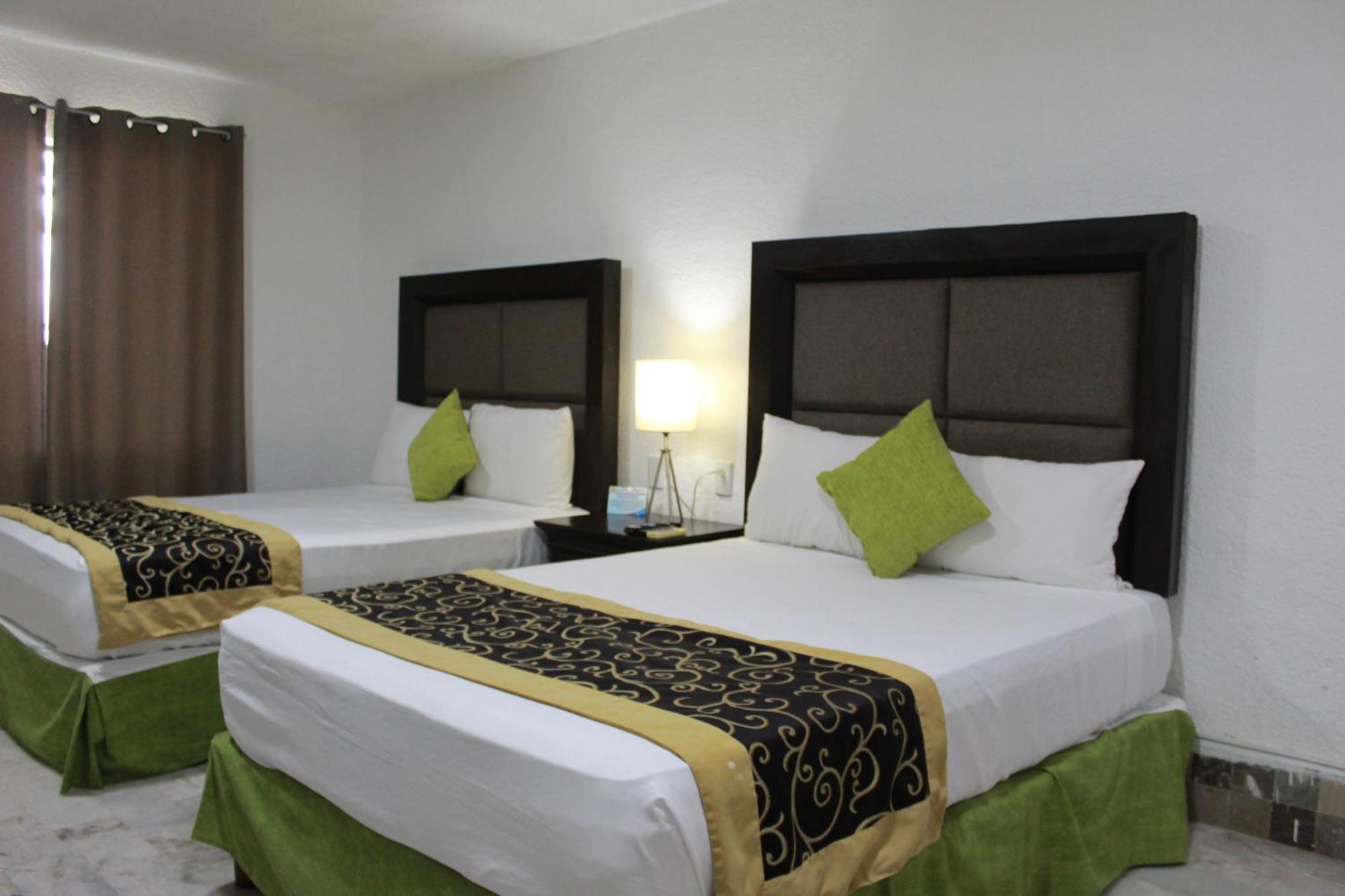 Pok Ta Pok 4 Hotel Cancun Exterior photo