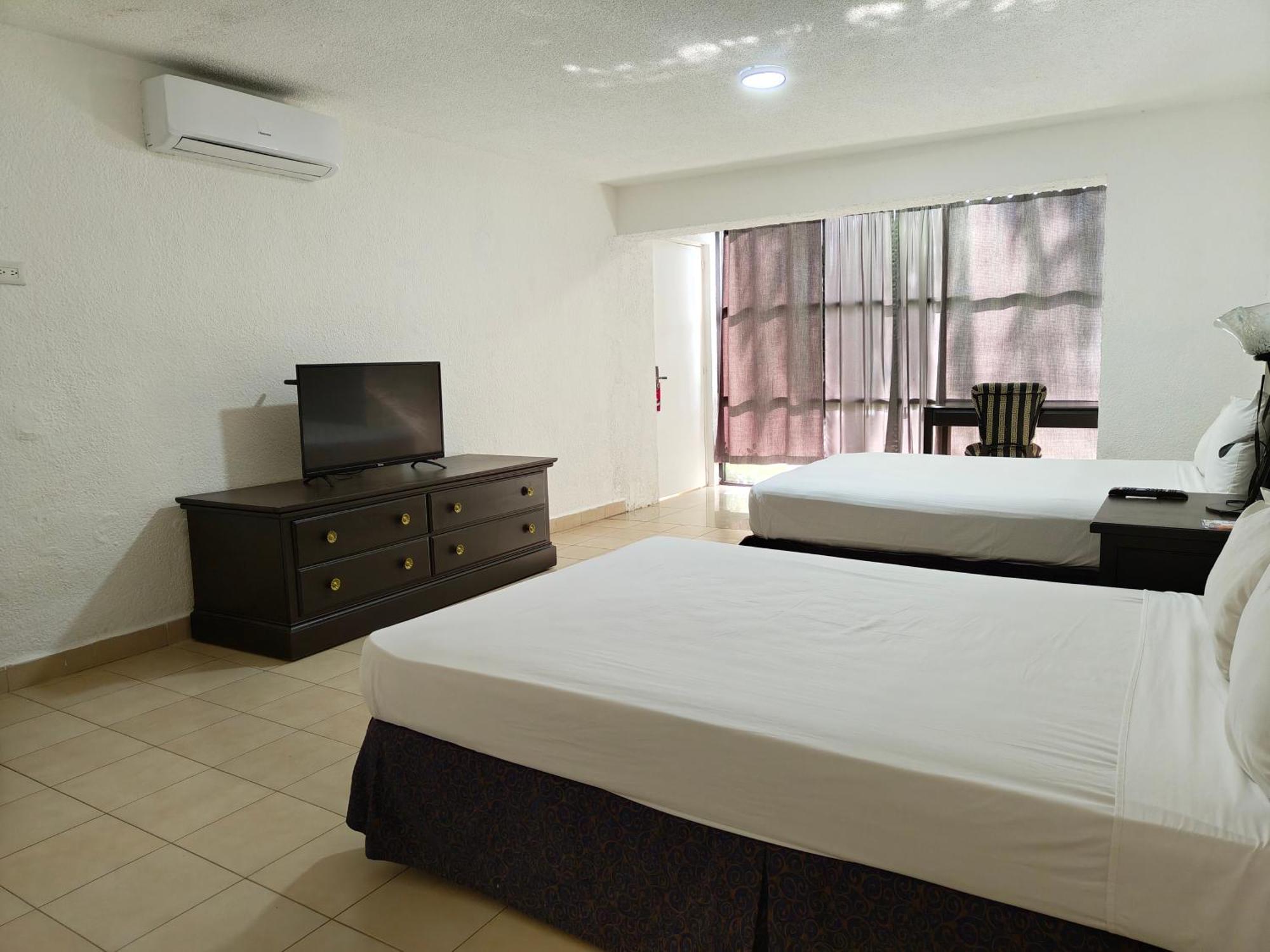 Pok Ta Pok 4 Hotel Cancun Exterior photo