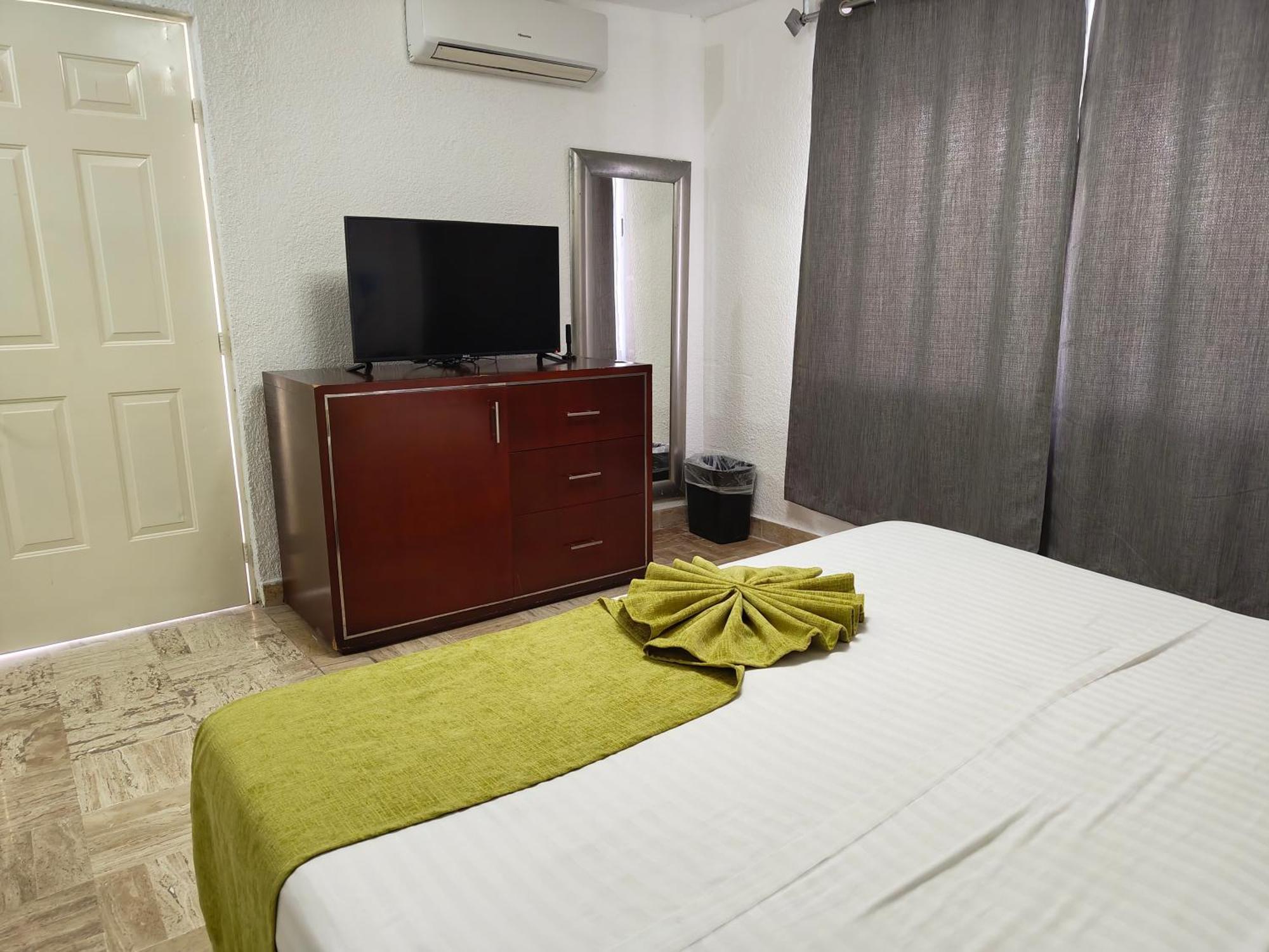 Pok Ta Pok 4 Hotel Cancun Exterior photo